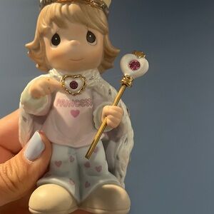 Precious Moments-Girls Rule
© 2003 PMI
115919